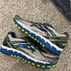 MENS Brooks Adrenaline GTS 15 Size 10